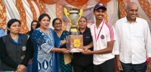 सैंट थैरेसा श्रीनगर ने जीती क्रिकेट की ट्राफी